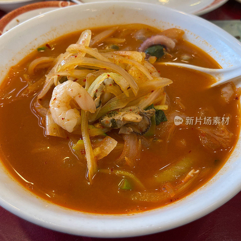 Korean Noodle Soup with Red, Spicy Seafood, 짬뽕